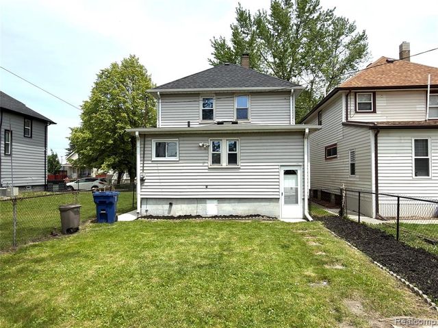 114 Pine Street, River Rouge, MI 48218