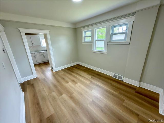 114 Pine Street, River Rouge, MI 48218