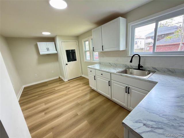 114 Pine Street, River Rouge, MI 48218