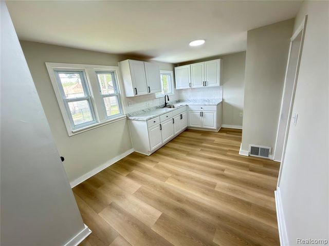 114 Pine Street, River Rouge, MI 48218
