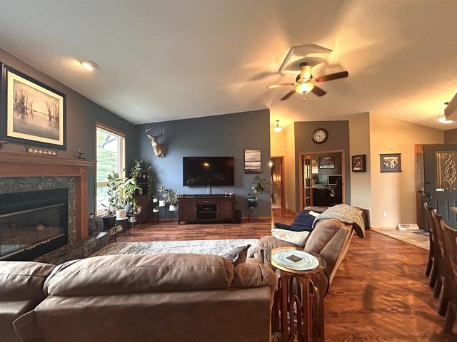 7672 Division Road, Tomah, WI 54660