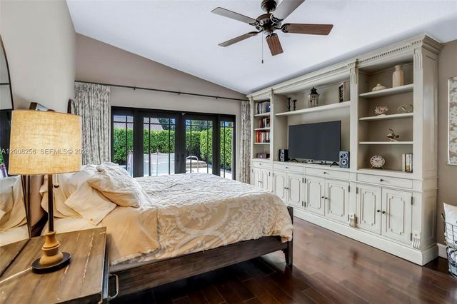 235 SE 9th St, Dania Beach, FL 33004