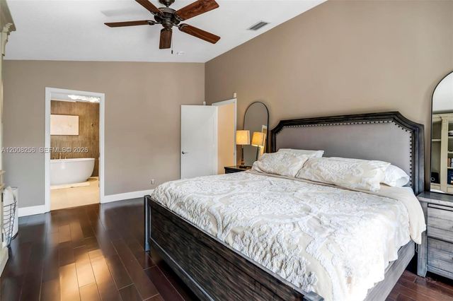 235 SE 9th St, Dania Beach, FL 33004