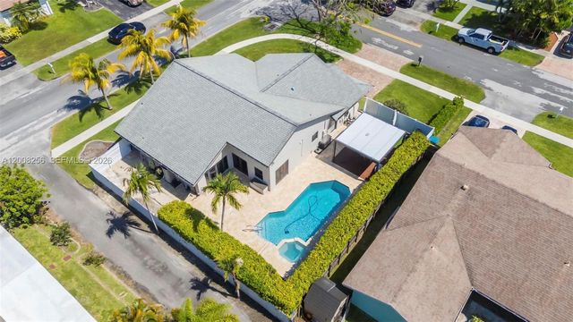 235 SE 9th St, Dania Beach, FL 33004