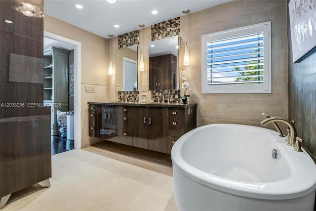 235 SE 9th St, Dania Beach, FL 33004