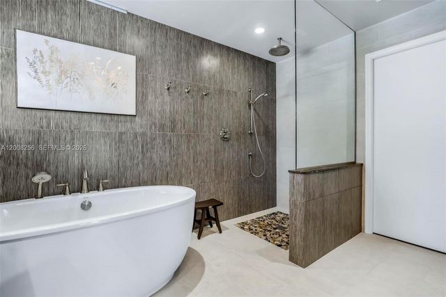 235 SE 9th St, Dania Beach, FL 33004