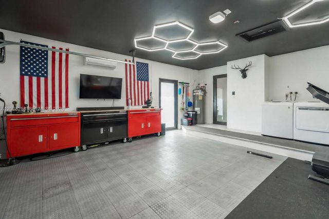 235 SE 9th St, Dania Beach, FL 33004