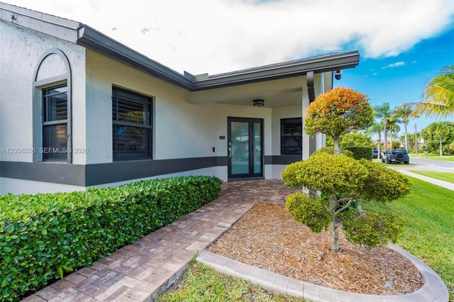 235 SE 9th St, Dania Beach, FL 33004