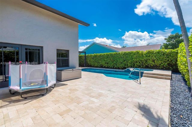 235 SE 9th St, Dania Beach, FL 33004