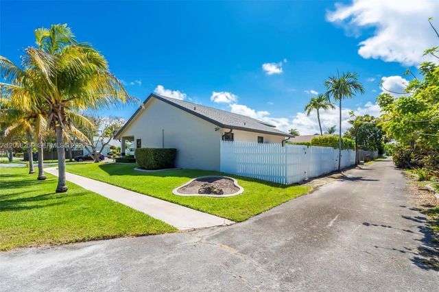 235 SE 9th St, Dania Beach, FL 33004