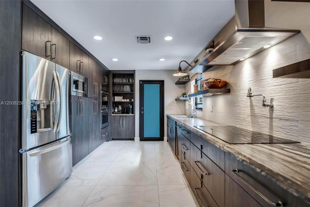 235 SE 9th St, Dania Beach, FL 33004