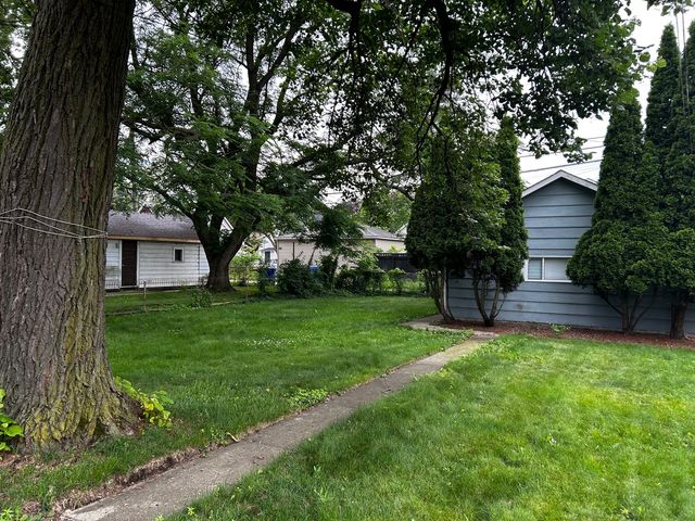 3948 Amelia Avenue, Lyons, IL 60534