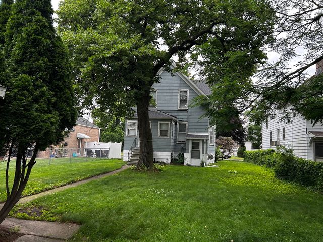 3948 Amelia Avenue, Lyons, IL 60534