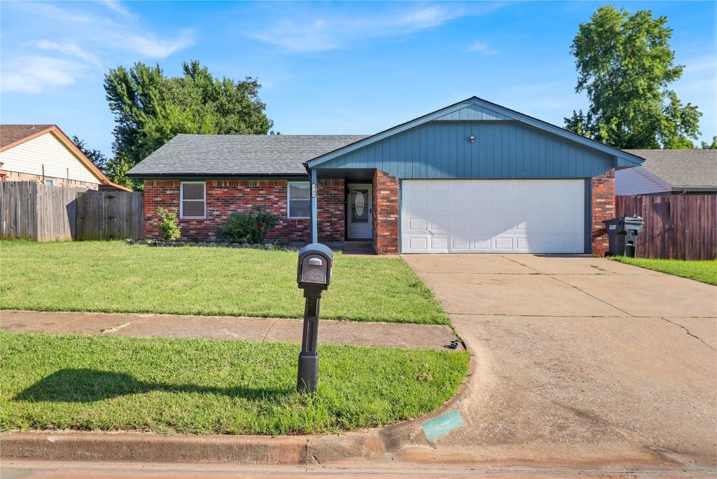 1204 SE 8th Street, Moore, OK 73160
