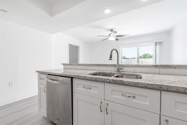 7500 NW 75th Street, Tamarac, FL 33321