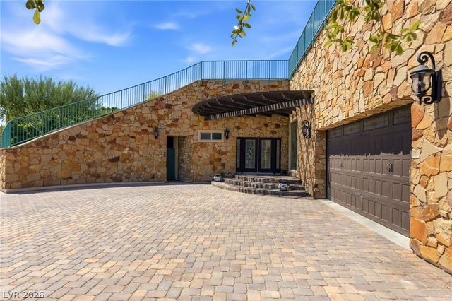 6131 Grand Teton Drive, Las Vegas, NV 89131