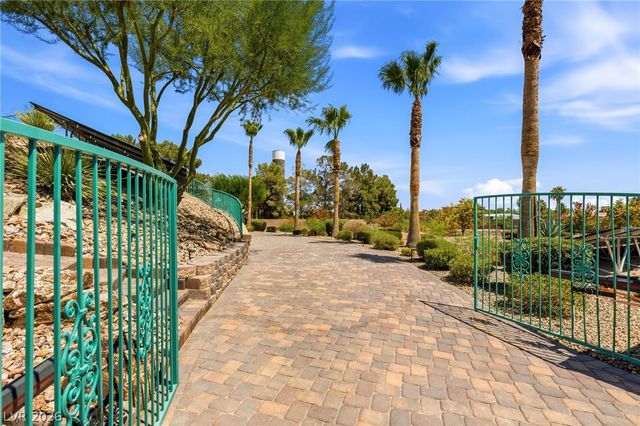6131 Grand Teton Drive, Las Vegas, NV 89131
