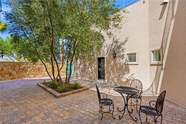 6131 Grand Teton Drive, Las Vegas, NV 89131