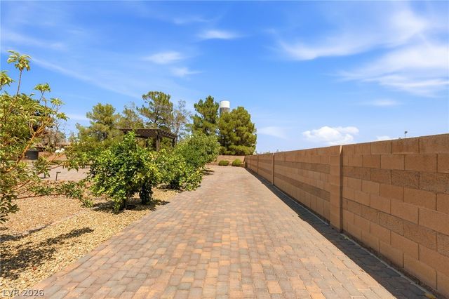 6131 Grand Teton Drive, Las Vegas, NV 89131