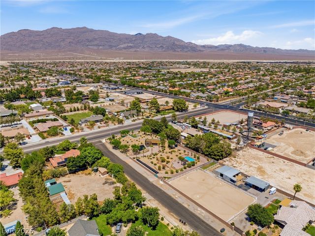 6131 Grand Teton Drive, Las Vegas, NV 89131