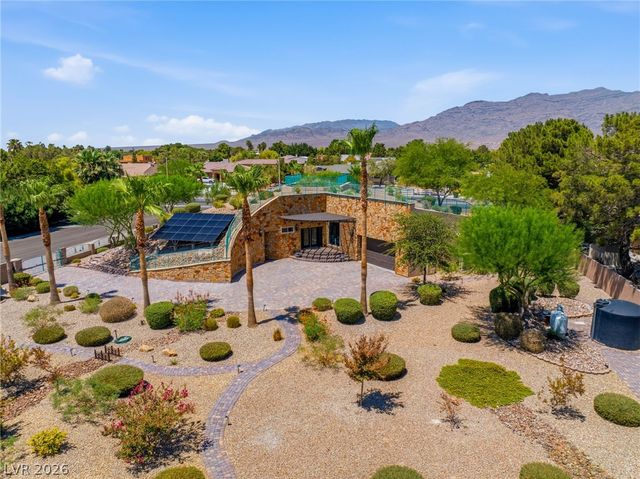 6131 Grand Teton Drive, Las Vegas, NV 89131