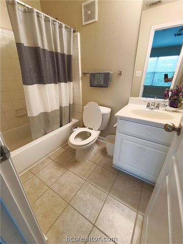 1725 Harvey Mitchell 2027, College Station, TX 77840