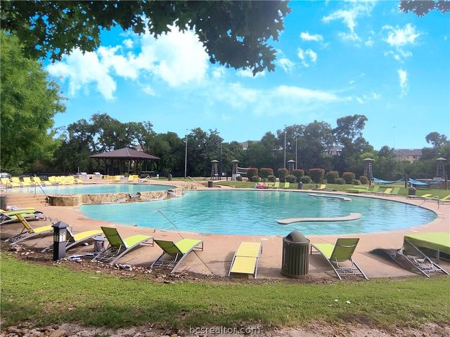 1725 Harvey Mitchell 2027, College Station, TX 77840