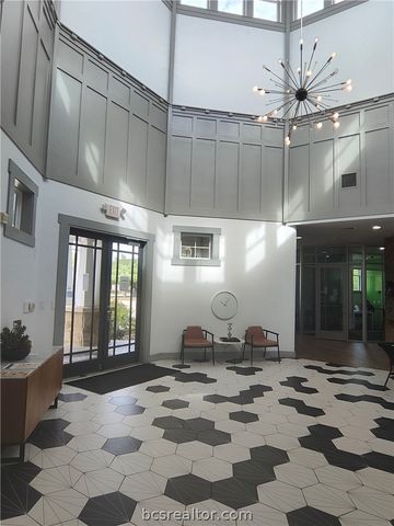 1725 Harvey Mitchell 2027, College Station, TX 77840