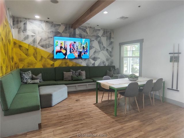 1725 Harvey Mitchell 2027, College Station, TX 77840