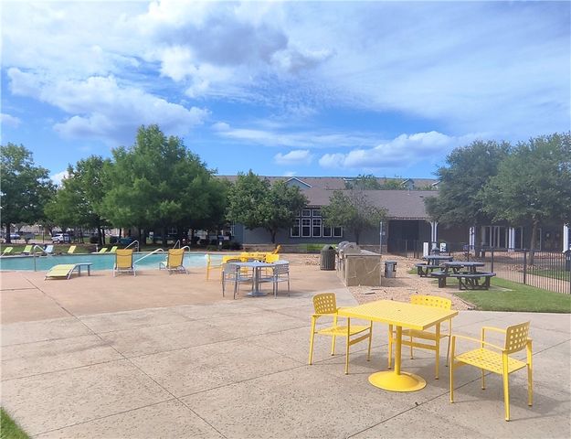 1725 Harvey Mitchell 2027, College Station, TX 77840