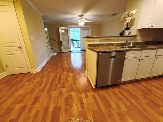 1725 Harvey Mitchell 2027, College Station, TX 77840