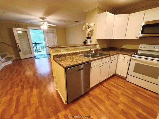 1725 Harvey Mitchell 2027, College Station, TX 77840