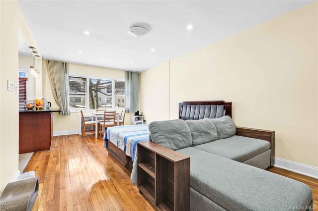 138-01 Jewel Avenue 1A, Flushing, NY 11367