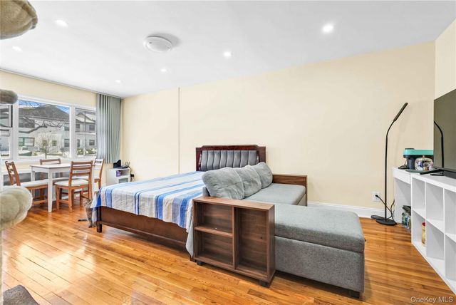 138-01 Jewel Avenue 1A, Flushing, NY 11367