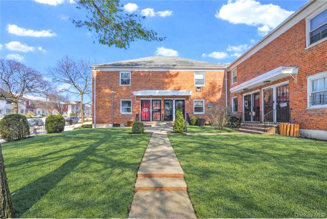 138-01 Jewel Avenue 1A, Flushing, NY 11367