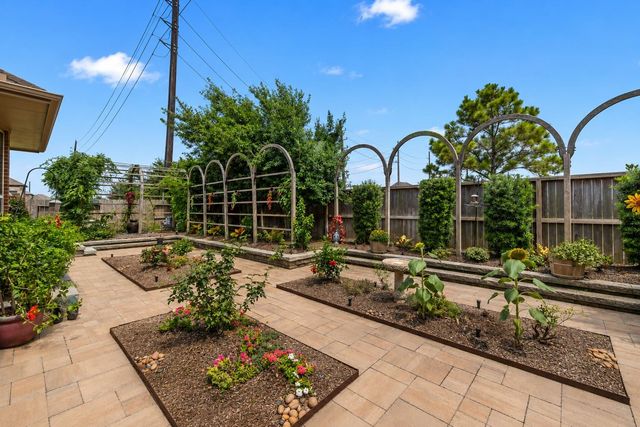 11912 Linden Walk Lane, Pearland, TX 77584