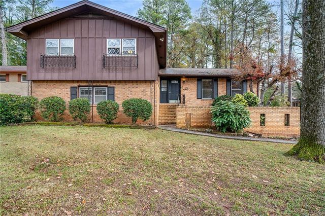 2738 Rainbow Ridge Road, Decatur, GA 30034