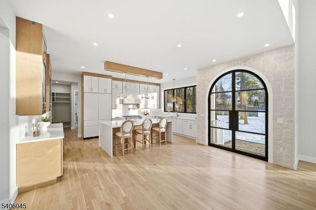 3 Parker Ct, Florham Park Boro, NJ 07932