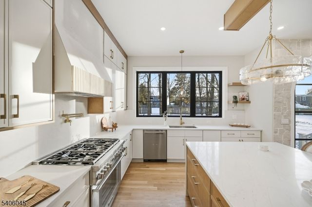 3 Parker Ct, Florham Park Boro, NJ 07932