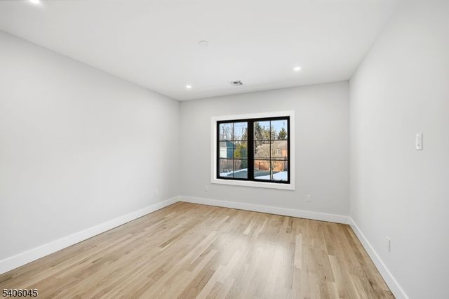 3 Parker Ct, Florham Park Boro, NJ 07932