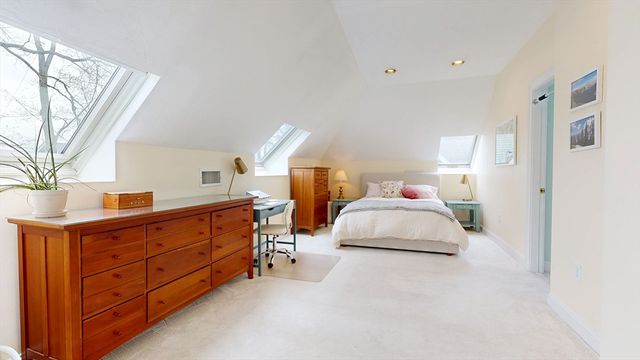 25 Wellington St 1, Waltham, MA 02451