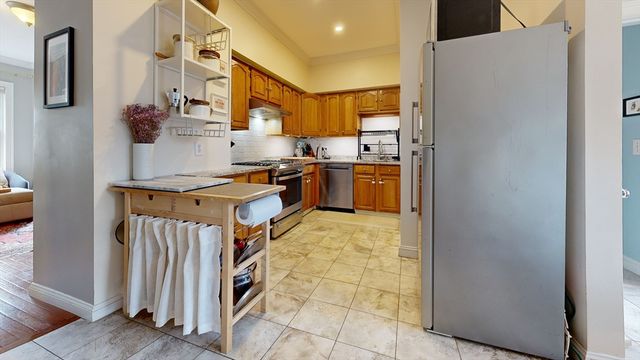 25 Wellington St 1, Waltham, MA 02451