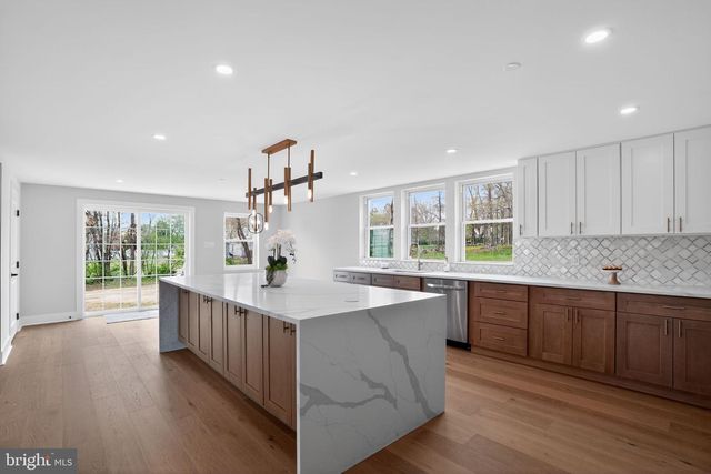 536 TAYLOR AVE, Warrington, PA 18976