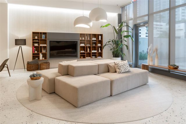 460 NE 28th St 3407, Miami, FL 33137