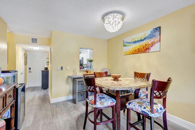 139 Sparrow Drive 4h, Royal Palm Beach, FL 33411