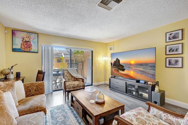 139 Sparrow Drive 4h, Royal Palm Beach, FL 33411