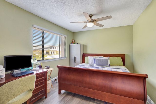139 Sparrow Drive 4h, Royal Palm Beach, FL 33411