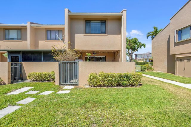 139 Sparrow Drive 4h, Royal Palm Beach, FL 33411