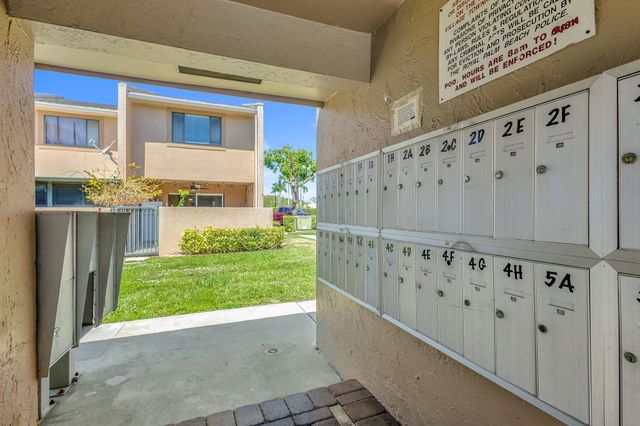 139 Sparrow Drive 4h, Royal Palm Beach, FL 33411
