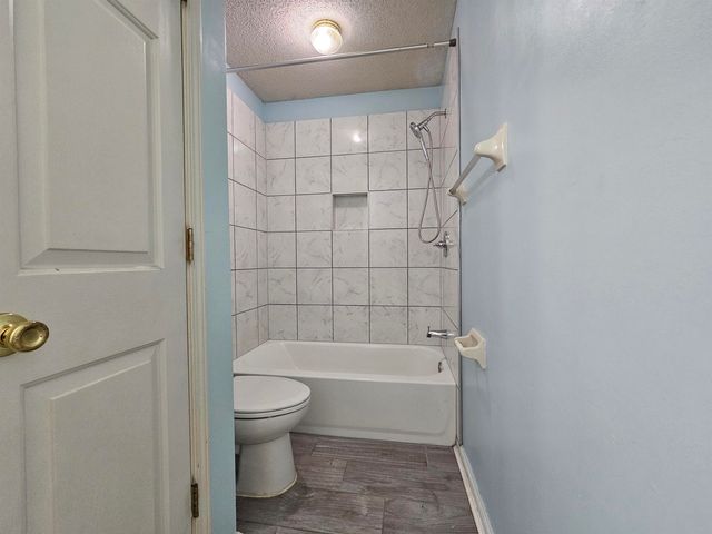 2210 STONE STREAM DR, Memphis, TN 38016